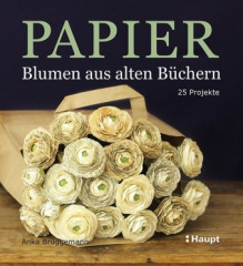 Papier-Blumen aus alten Büchern